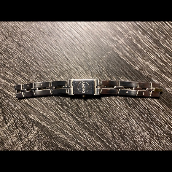 DKNY Watch - Picture 4 of 4